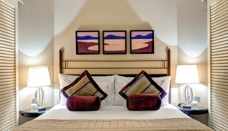 Corinthia Hotel St Georges Bay Отели в г. Сент-Джулианс