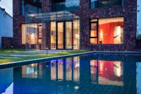 Liyang Nanshan Bamboo Sea Dreamland Art Hot Spring B&B