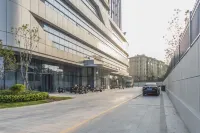 First sight intelligent film and television apartment (Linyi University Town Golf manor store)