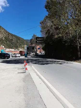 Xiangchuan Hotel Отели рядом с достопримечательностью «Hot Spring Boiled Tibetan Eggs»