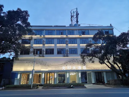 Yingjiang Guanghe Hotel Отели в г. Инцзян