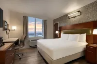 DoubleTree by Hilton New York Downtown Hotels near 51-53 Christopher Street