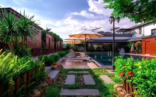 Yilin Hot Spring Resort (Huidong Baipenzhu)