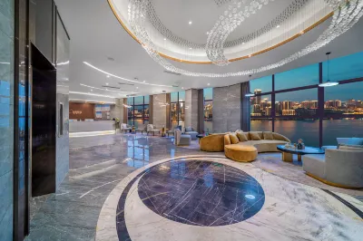 Gloria Theme Hotel (Beibin Road International Financial Center IFS Branch)