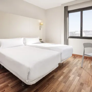 B&B HOTEL Elche Hoteles cerca de Edificio La Galia - UMH