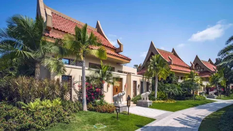 Ocean FlowerIsland Springs Resort Villa Hote in Danzhou