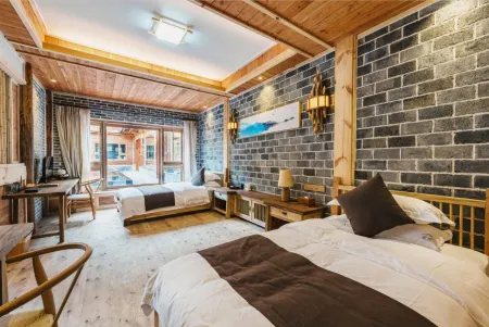 Hailuogou Gudao Yard Отели рядом с достопримечательностью «Moxi Ancient Town»