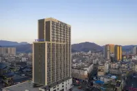 Yester Hotel (Xishui Qilong Impression) Hotels in Zunyi