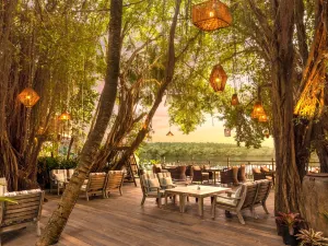An Lam Retreats Saigon River