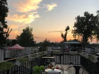 Liaoliaoxin Loft Hotel (Beijing Gulou Street) Hotels near Houhai