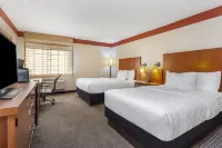 La Quinta Inn & Suites by Wyndham Chicago Tinley Park Hotels in Matteson