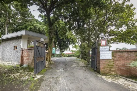 RedDoorz Plus @ Purwodadi Отели в г. Purwosari