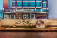 Zhangjiajie Tianmen Mountain Century Yijun Hotel Hotels near 72 Qilou Cultural Tourism Town