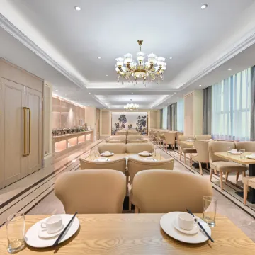 Vienna Hotel (Cele) Отели в г. Целе