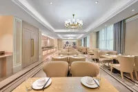 Vienna Hotel (Cele) Hotels in Qira