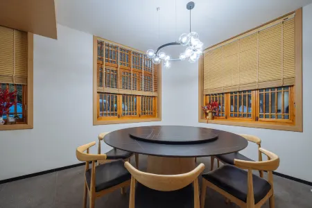 Floral Hotel  · Pan'an chujianshanshe hotel Отели рядом с достопримечательностью «Zhaomingyuan Scenic Area»