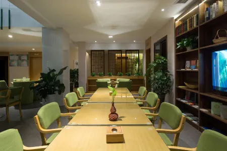 Shunan Zhuhai Colorfulsunshin Private Tang Holiday Homestay