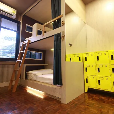 168 Hostel Отели рядом с достопримечательностью «Стадион «Супхачаласай»»