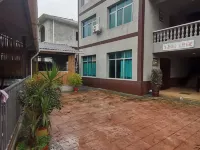 Hongkou Bubugao Hotel Hotels near Luojia Millstone