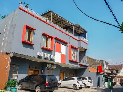 Hotel O Penginapan LorraNearPasar Oleh Oleh