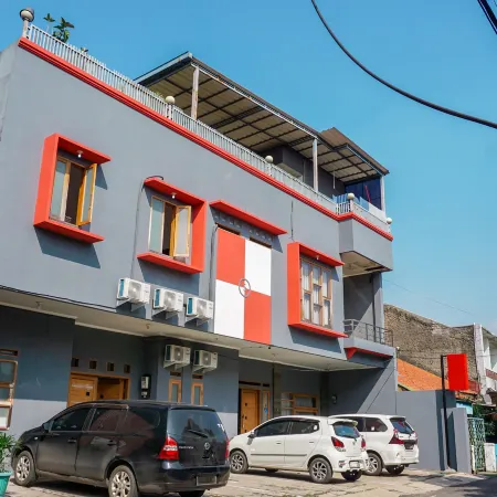 Hotel O Penginapan LorraNearPasar Oleh Oleh