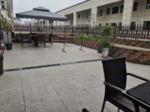 億源民宿（營山站店）