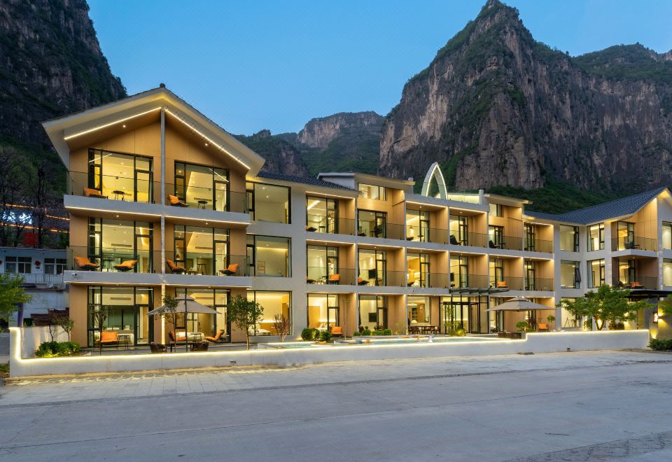 hotel overview picture