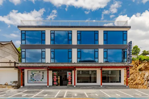 九号中国式旅館（ケイ県月亮湾）