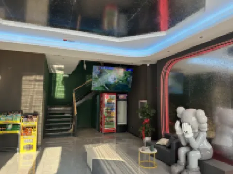 Qimingxing E-Sports Hotel (Xiping Leizu Cultural Park)