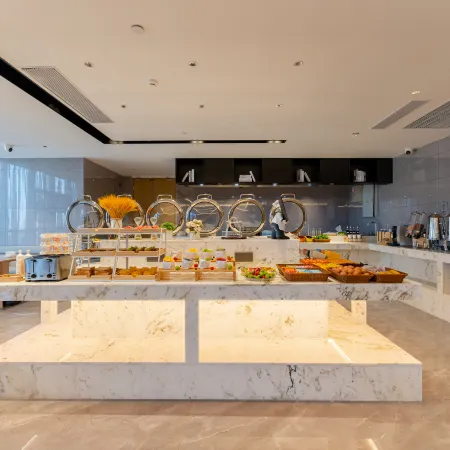 Earl Family Hotel (Fuyang Shuangqingwan Water Street)