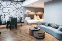 Mengzhou Lightning Bear E-Sports Hotel
