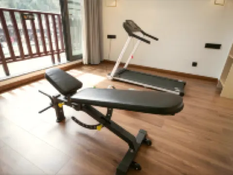 Lotus Cymbidium Sinense Zen Art River View Hotel โรงแรมในเฟิ่งหวง