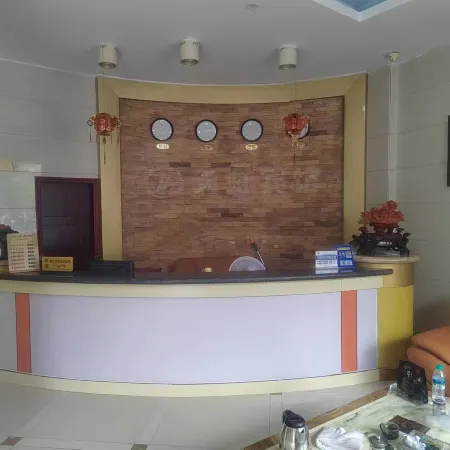 Simon Mido Cinema Hotel