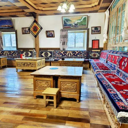 Deqin General Yexushe Homestay