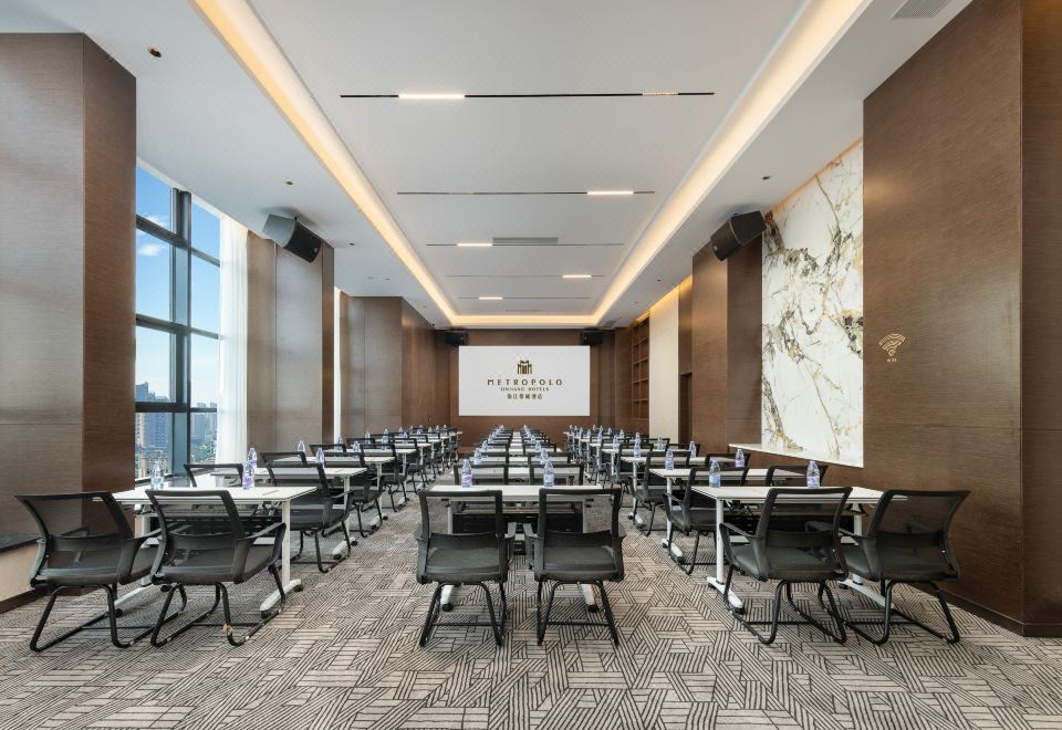 2. 메트로폴로 진장..