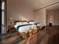 Xingyi Wanfenglin Peak-Chasing House Hotels in Xingyi
