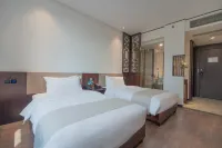 Emei Mountain Lanting Yuejing Hotel (Emei High speed Railway Station Branch)