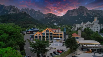 Banshan Jianhai Family Hotel (Qingdao Laoshan Scenic Area) Hotels near Yangkou Cableway
