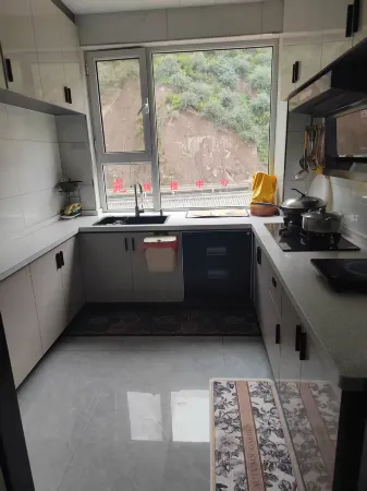 Yeliguan Longlong Farm Stay Отели в г. Линьтань