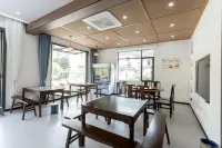 Riverside Minyuan Homestay (Guniujiang Scenic Area)