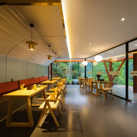 Fengchuibanxia Forest Hot Spring Homestay