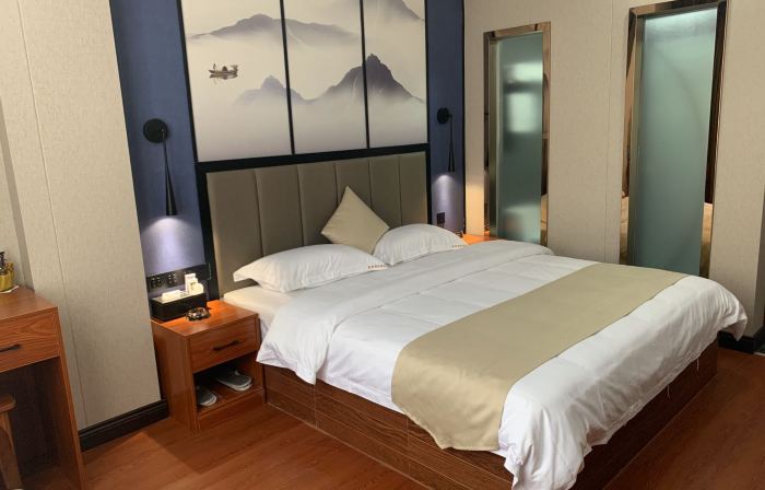 Malipo Xin Yu Business Hotel