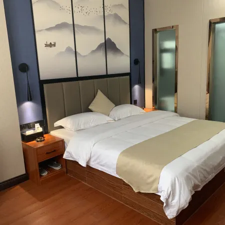 Malipo Xin Yu Business Hotel