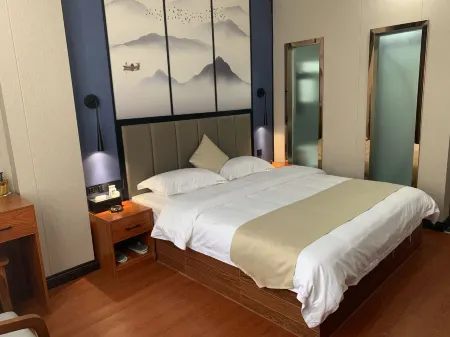 Malipo Xin Yu Business Hotel