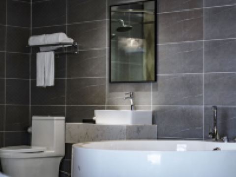 速8精选酒店(抚顺北站将军店)