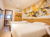 莱卡主题公寓(广州石基店) - 标准双床房