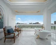 โรงแรมไลท์ลักซ์ชัวรี่ ริเวอร์วิวปารีเซียน สิบสองปันนา (ตลาดกลางคืนซิงกวง สิบสองปันนา เกาจ้วง) โรงแรมใน