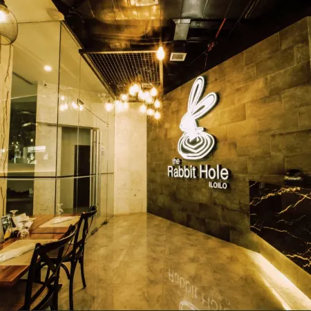 Goldberry Lite Hotel Отели рядом с достопримечательностью «Площадь Моло»