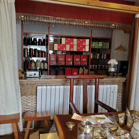Lantian Longmen Jingshe Inn