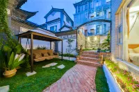 Mu Yun Flower House